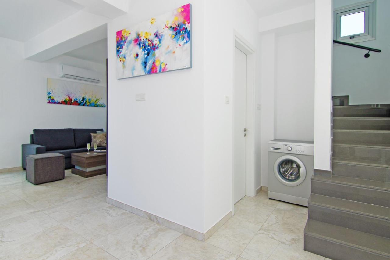 Villa Caren Paralimni Exterior foto