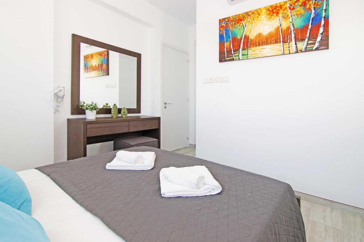 Villa Caren Paralimni Exterior foto